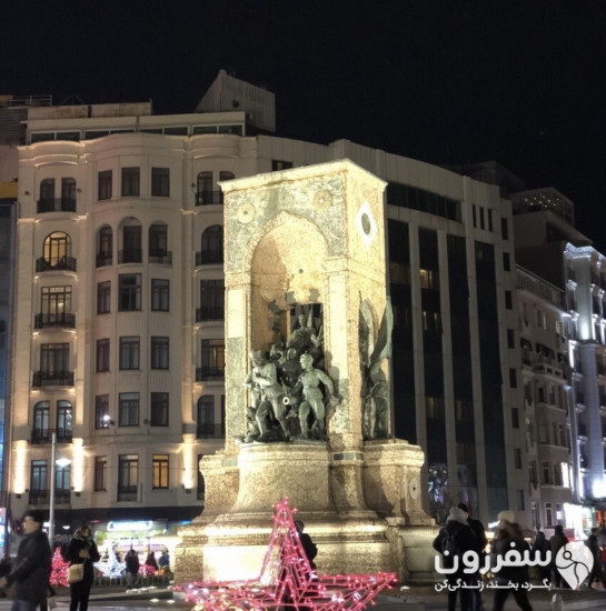 میدان تقسیم و بنای یادبود جمهوری