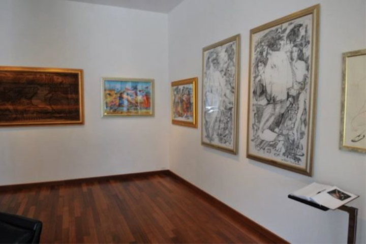 کافه و گالری هنری راسودان پتویاشویلی