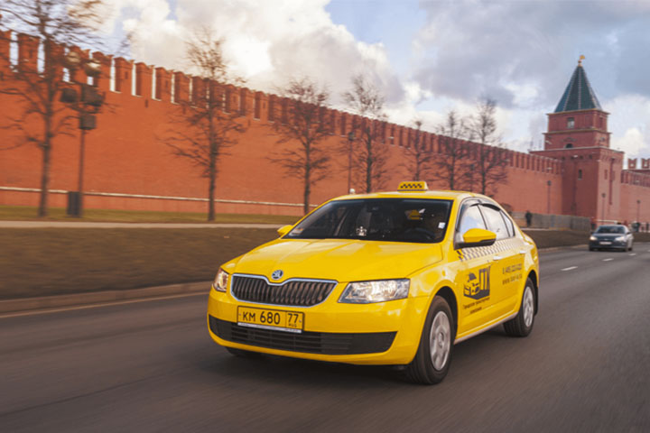 هزینه‌ی تاکسی در روسیه بالاست و بهتر است از Uber استفاده کنید