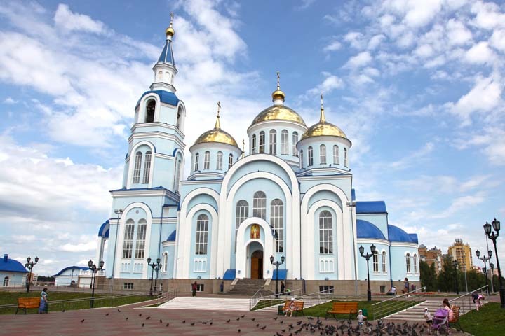 در راهنمای سفر به سارانسک حتما Cathedral of St.Fyodor Ushakov را جا بدهید