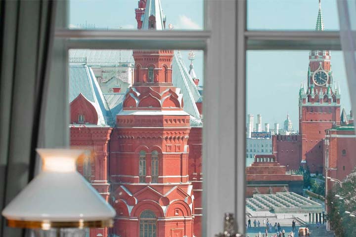 Hotel National Moscow در همسایگی کرملین