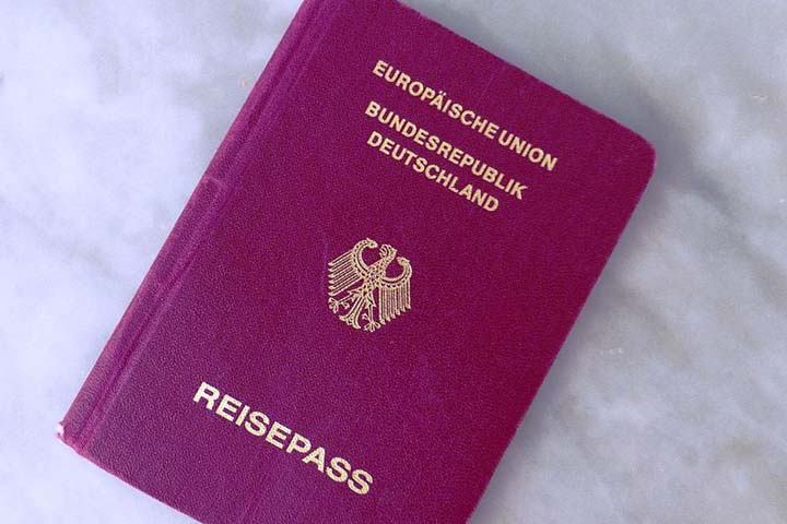 نمونه‌ای از پاسپورت شهروندان آلمان