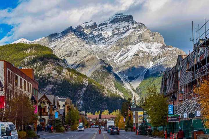 Banff یکی از جاهای دیدنی کانادا ست که نباید از دستش داد