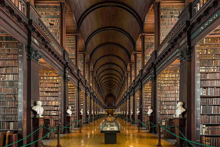 Library of Trinity College Dublin زیر نگاه دانشمندان بریتانیایی
