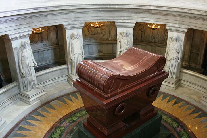 Les Invalides مقبره ناپلئون در موزه نظامی پاریس