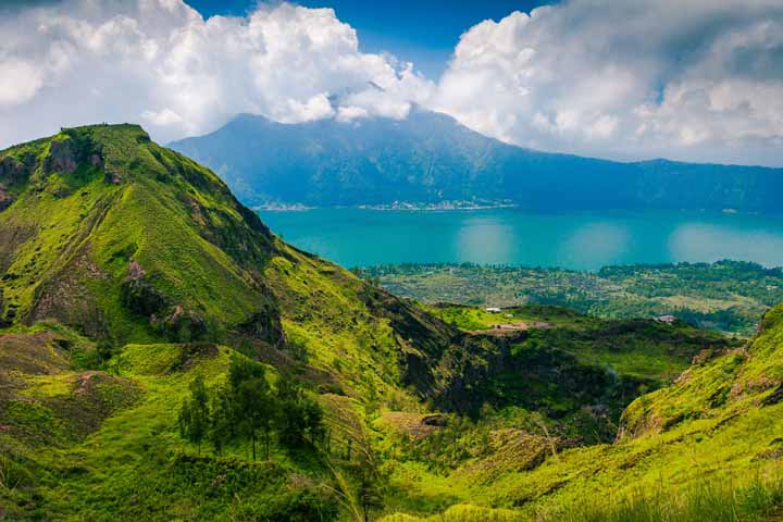 Mount Batur کوهستانی سبز در دل جزیره‌ی بالی اندونزی