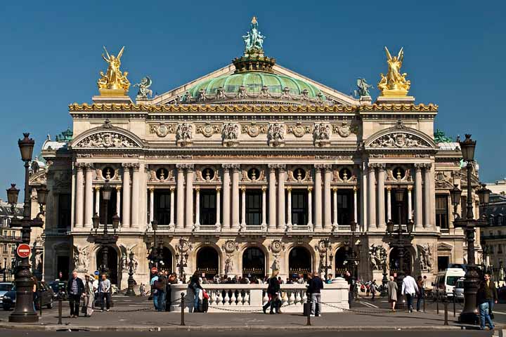 خانه اوپرای کاخ گارنیر و موزه و کتابخانه اوپرا از کاخ های قدیمی پاریس