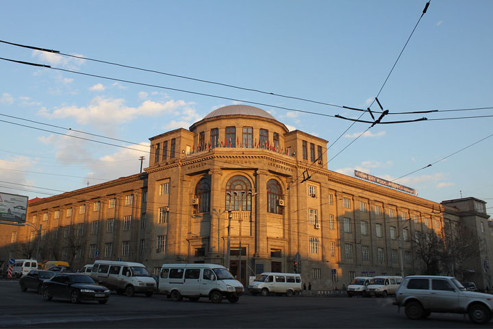 Yerevan State Medical University این دانشگاه از زمان شوروی سابق مشهور بوده است