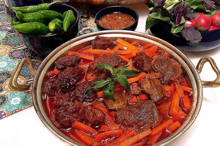 خورش هویج از غذاهای سنتی تبریز