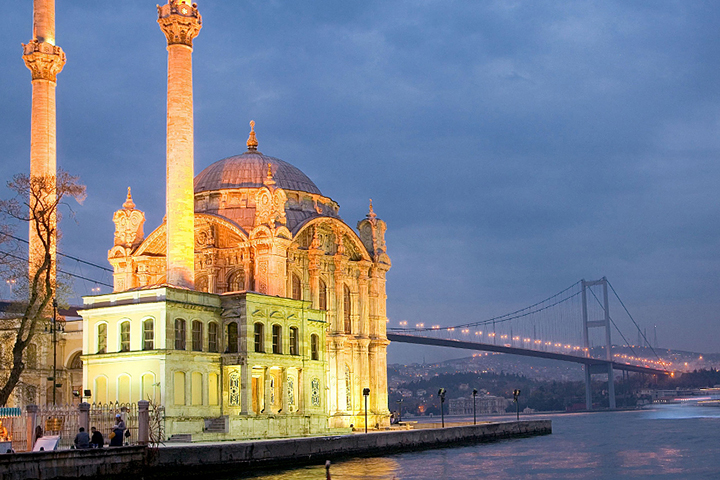 مسجد اورتاکوی مکان‌های دیدنی استانبول