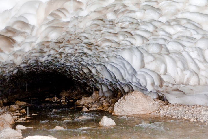 غار یخی چما | از جاذبه های روستای سر آقا سید