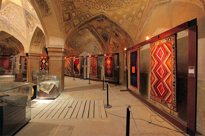 موزه فرش ایران | نقاط دیدنی تهران