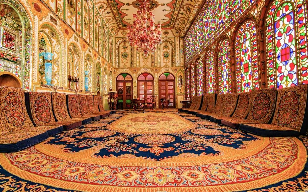 خانه معتمدی اصفهان ، خانه‌ای غرق در نور و رنگ