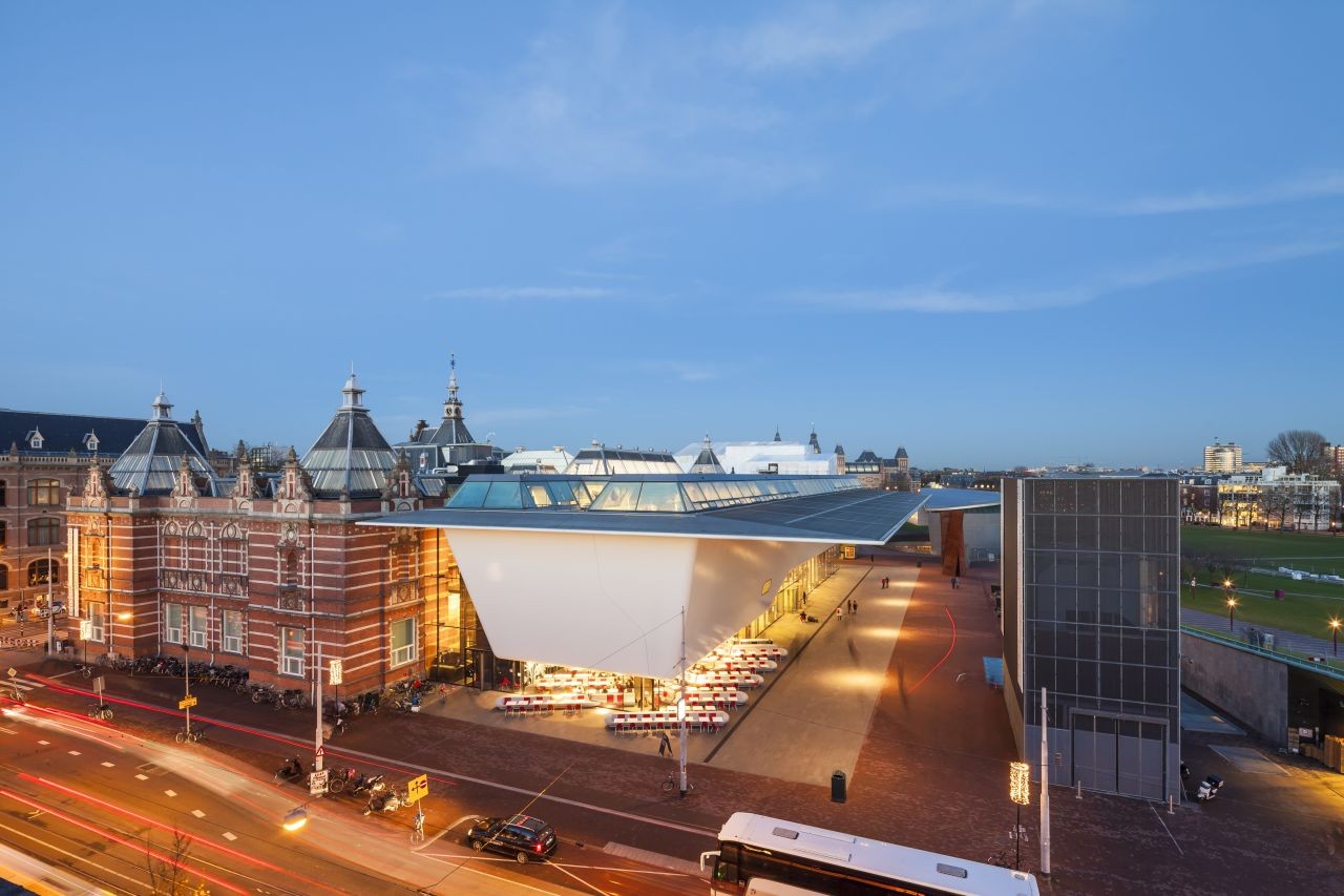 موزه اشتدلیک از جاهای دیدنی آمستردام