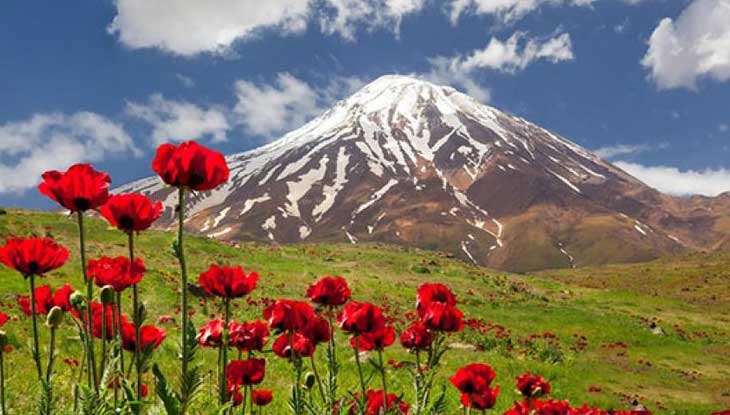 قله دماوند | از جذاب‌ترین و بهترین جاهای ایران در تابستان برای دوست‌داران کوهنوردی