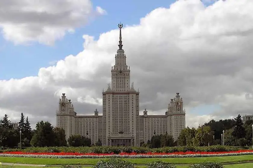 آسمان‌خراش‌های هفت خواهران مسکو | شاهکاری معماری در شهر مسکو 