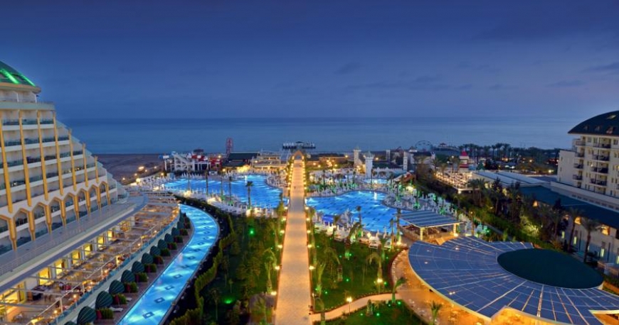 هتل دلفین امپریال لارا | از بهترین هتل های ترکیه در ساحل دریای مدیترانه 