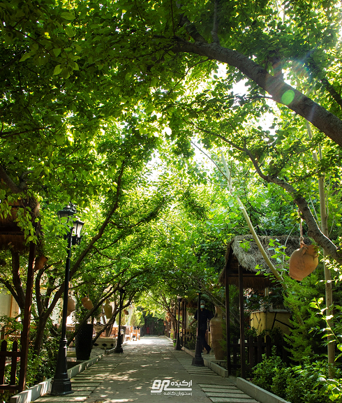 با صفاترین و معروف‌ترین باغ رستوران غرب تهران را بشناسید 