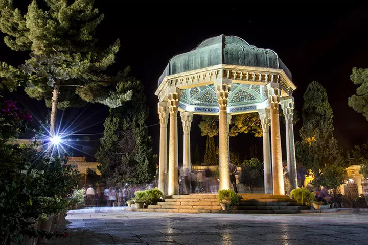 جاهای دیدنی شیراز در شب